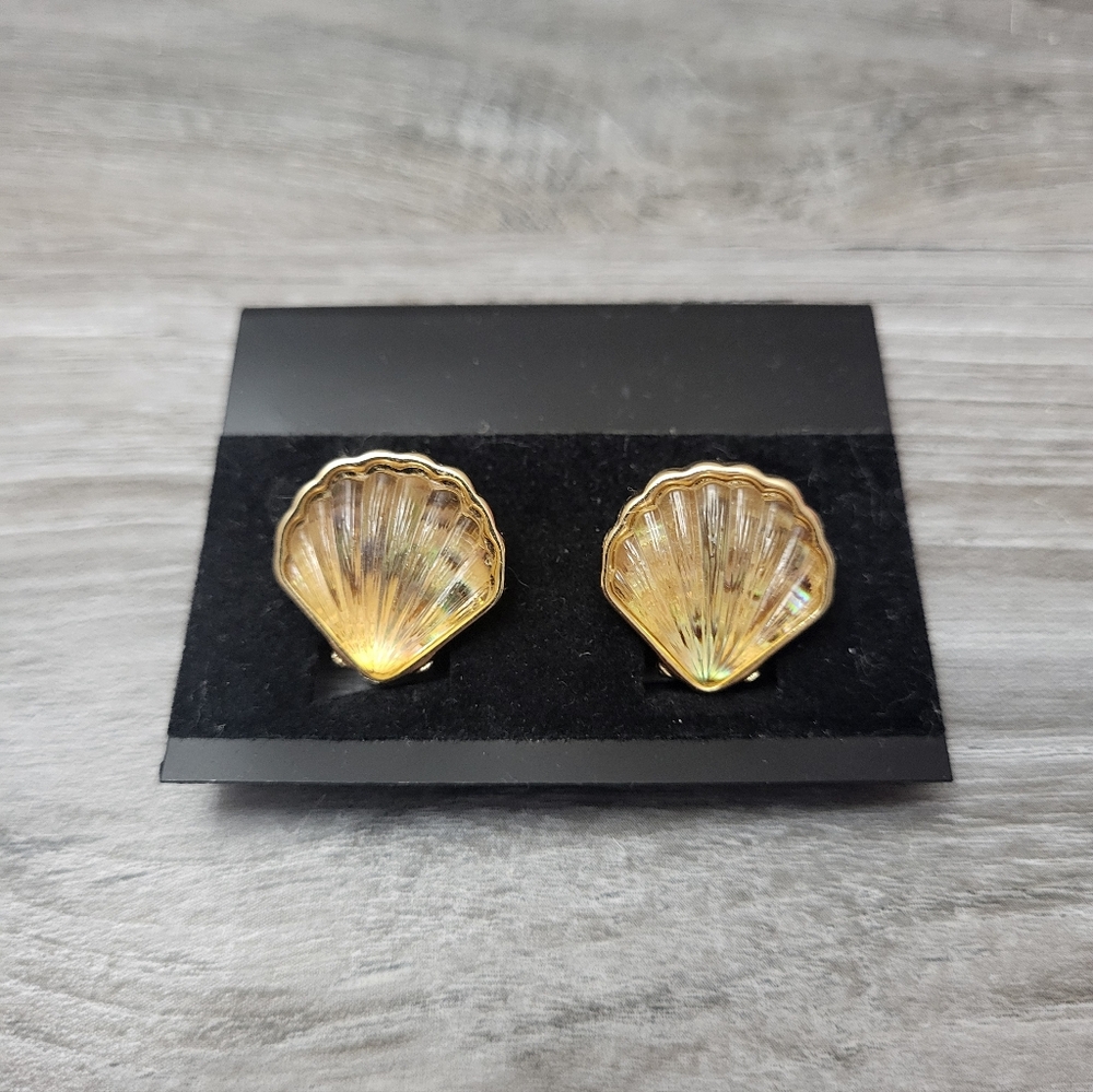 Vintage Napier Seashell Earrings Iridescent Lucite Gold Pierced 1980s - Picture 2 of 9